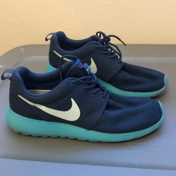 Title: Nike Roshe Run Shoes - Men’s Size 8, Fits Women’s Size 9.5- EUC - Picture 2 of 8